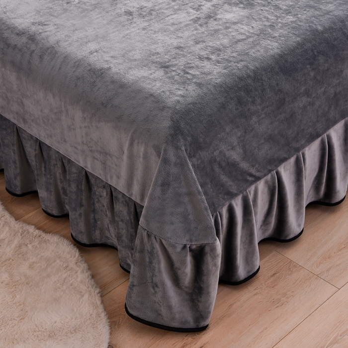 91家纺网 家纺一手货源 找家纺 绒宴 2025新款8.5斤牛奶绒金貂法莱绒床裙款保暖四件套 初遇