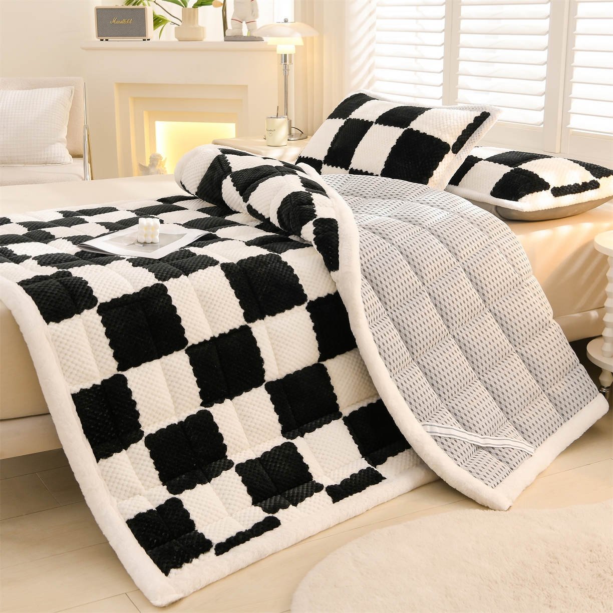 91家纺网 家纺一手货源 找家纺 云木里 2025新款豆豆绒床垫床褥床护垫 黑白