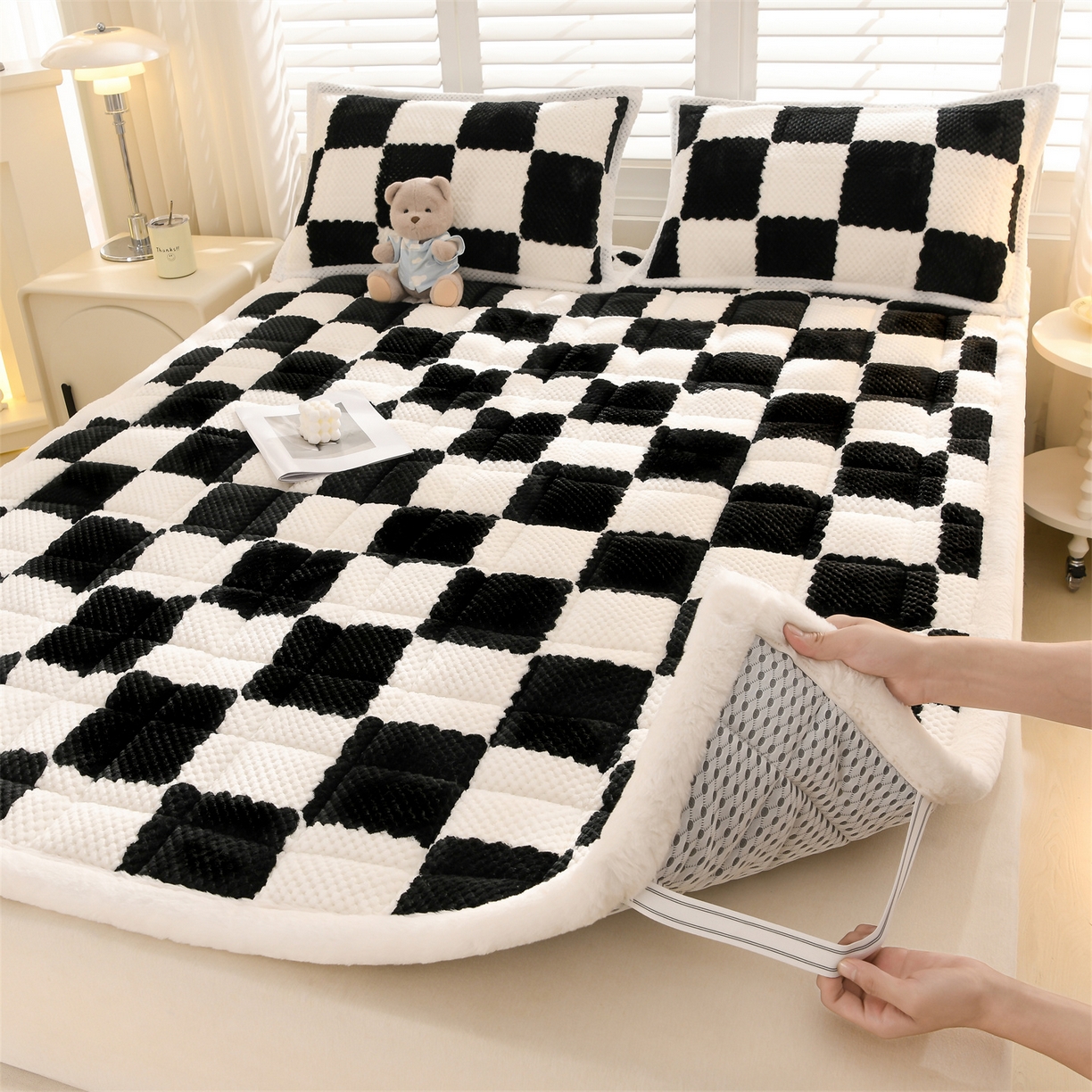 91家纺网 家纺一手货源 找家纺 云木里 2025新款豆豆绒床垫床褥床护垫 黑白