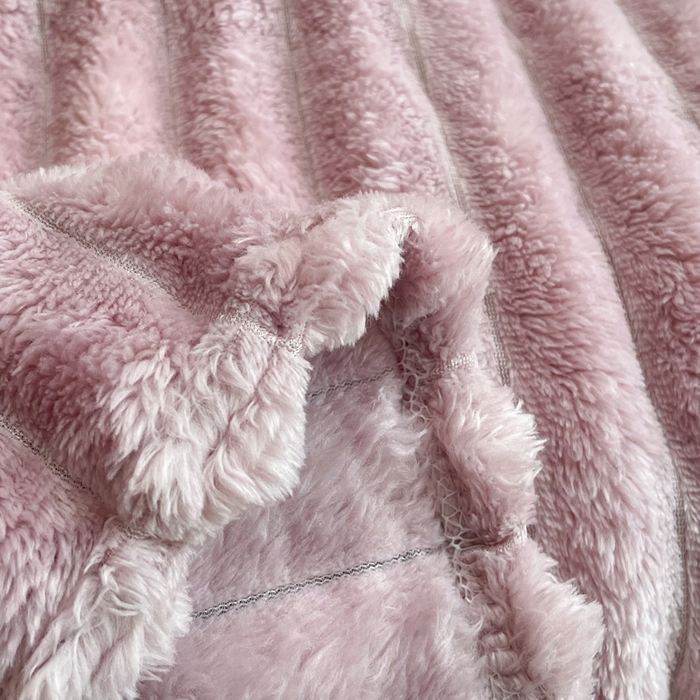 91家纺网 家纺一手货源 找家纺 安琪家纺 2025新款280克直播爆品兔毛绒高克重多功能抽条毛毯盖毯午睡毯跨境外贸 紫色