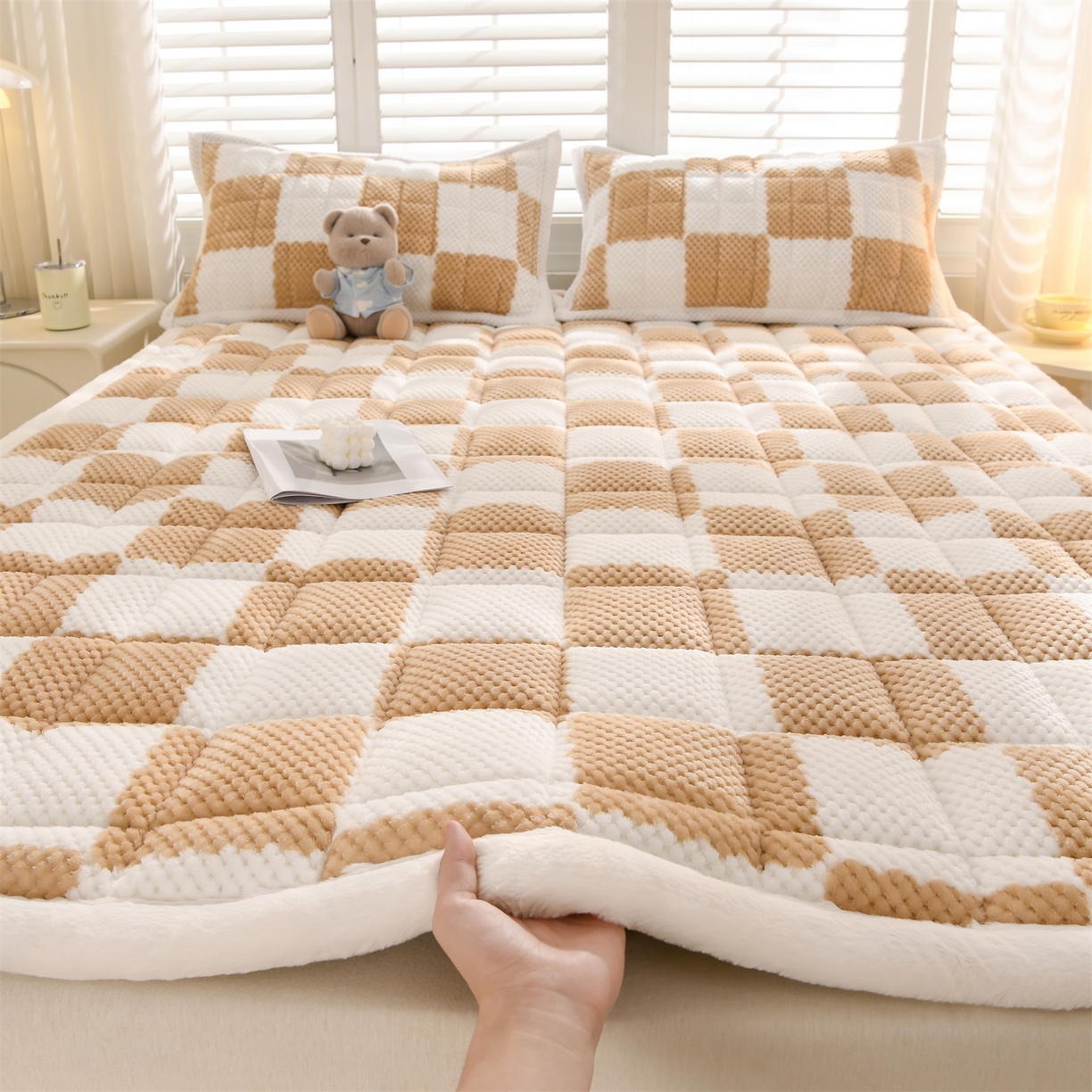91家纺网 家纺一手货源 找家纺 云木里 2025新款豆豆绒床垫床褥床护垫 卡其