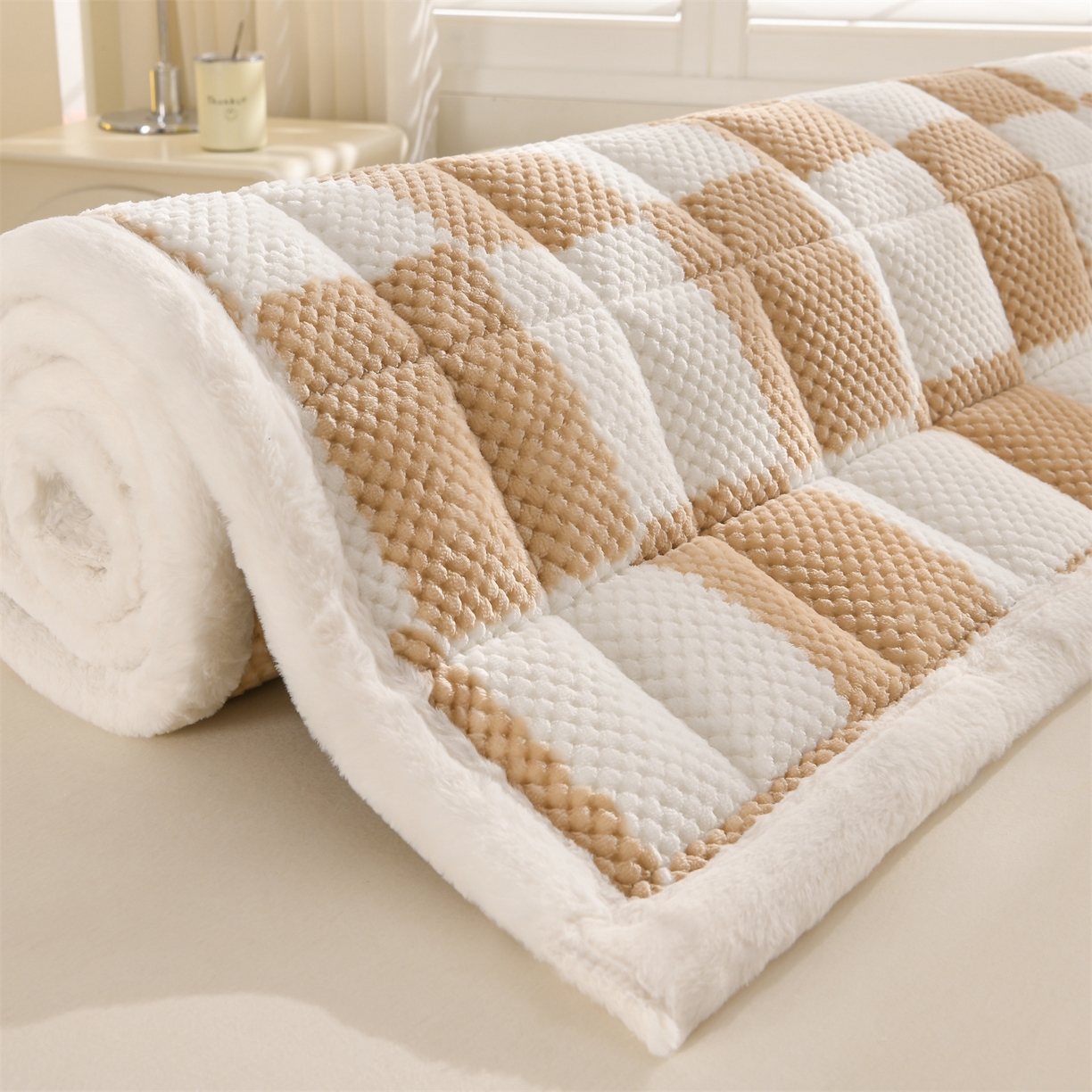 91家纺网 家纺一手货源 找家纺 云木里 2025新款豆豆绒床垫床褥床护垫 卡其