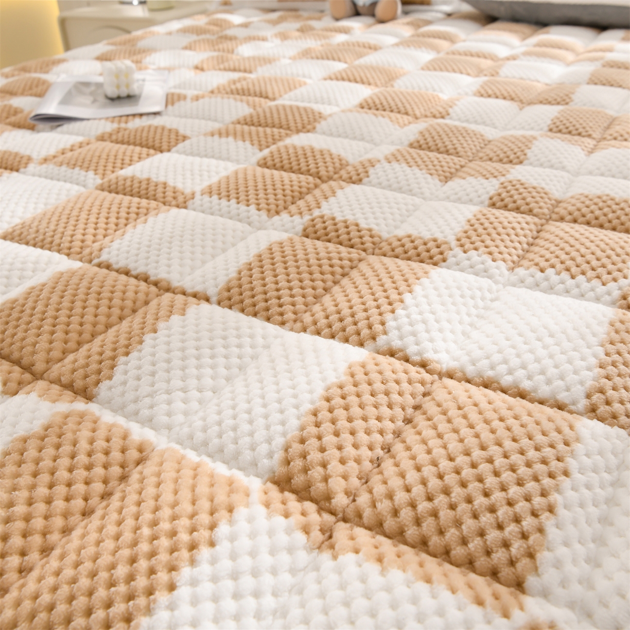 91家纺网 家纺一手货源 找家纺 云木里 2025新款豆豆绒床垫床褥床护垫 卡其