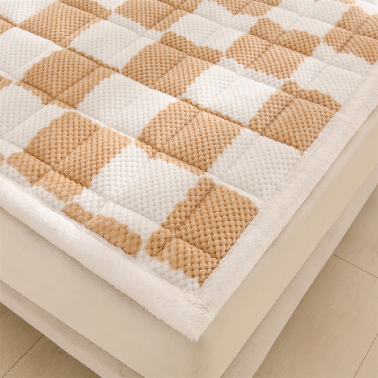 91家纺网 家纺一手货源 找家纺 云木里 2025新款豆豆绒床垫床褥床护垫 卡其