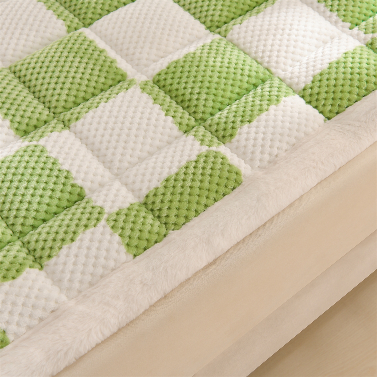 91家纺网 家纺一手货源 找家纺 云木里 2025新款豆豆绒床垫床褥床护垫 抹茶绿