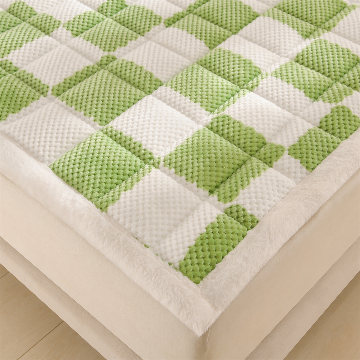 91家纺网 家纺一手货源 找家纺 云木里 2025新款豆豆绒床垫床褥床护垫 抹茶绿