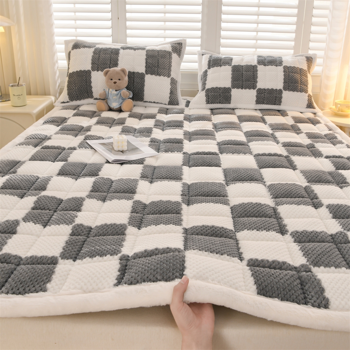 91家纺网 家纺一手货源 找家纺 云木里 2025新款豆豆绒床垫床褥床护垫 浅灰