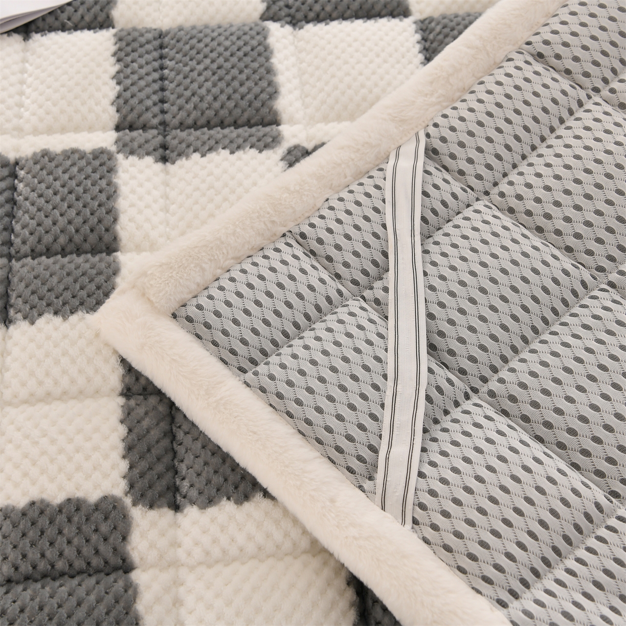 91家纺网 家纺一手货源 找家纺 云木里 2025新款豆豆绒床垫床褥床护垫 浅灰