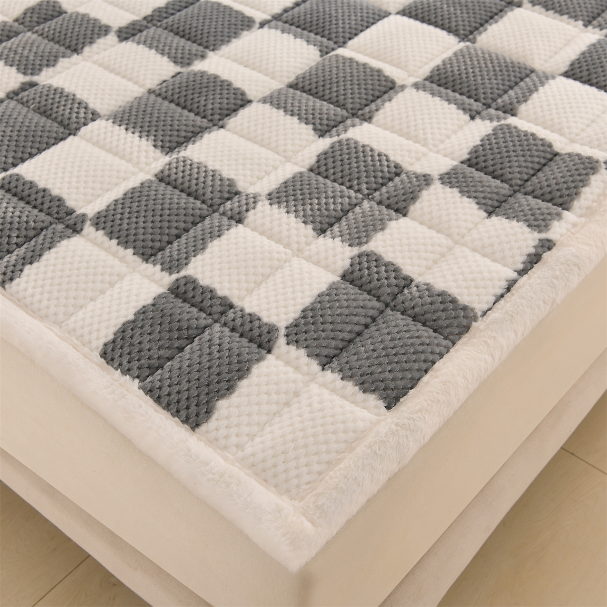 91家纺网 家纺一手货源 找家纺 云木里 2025新款豆豆绒床垫床褥床护垫 浅灰