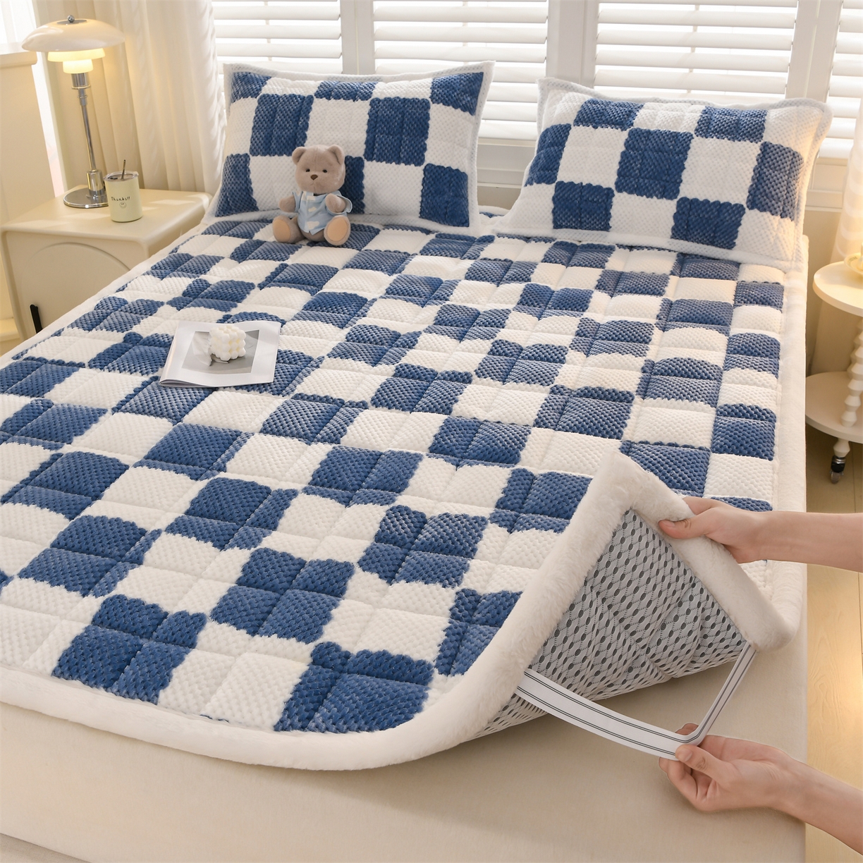 91家纺网 家纺一手货源 找家纺 云木里 2025新款豆豆绒床垫床褥床护垫 雾霾蓝