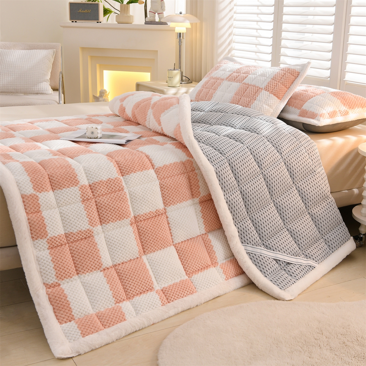 91家纺网 家纺一手货源 找家纺 云木里 2025新款豆豆绒床垫床褥床护垫 樱花粉