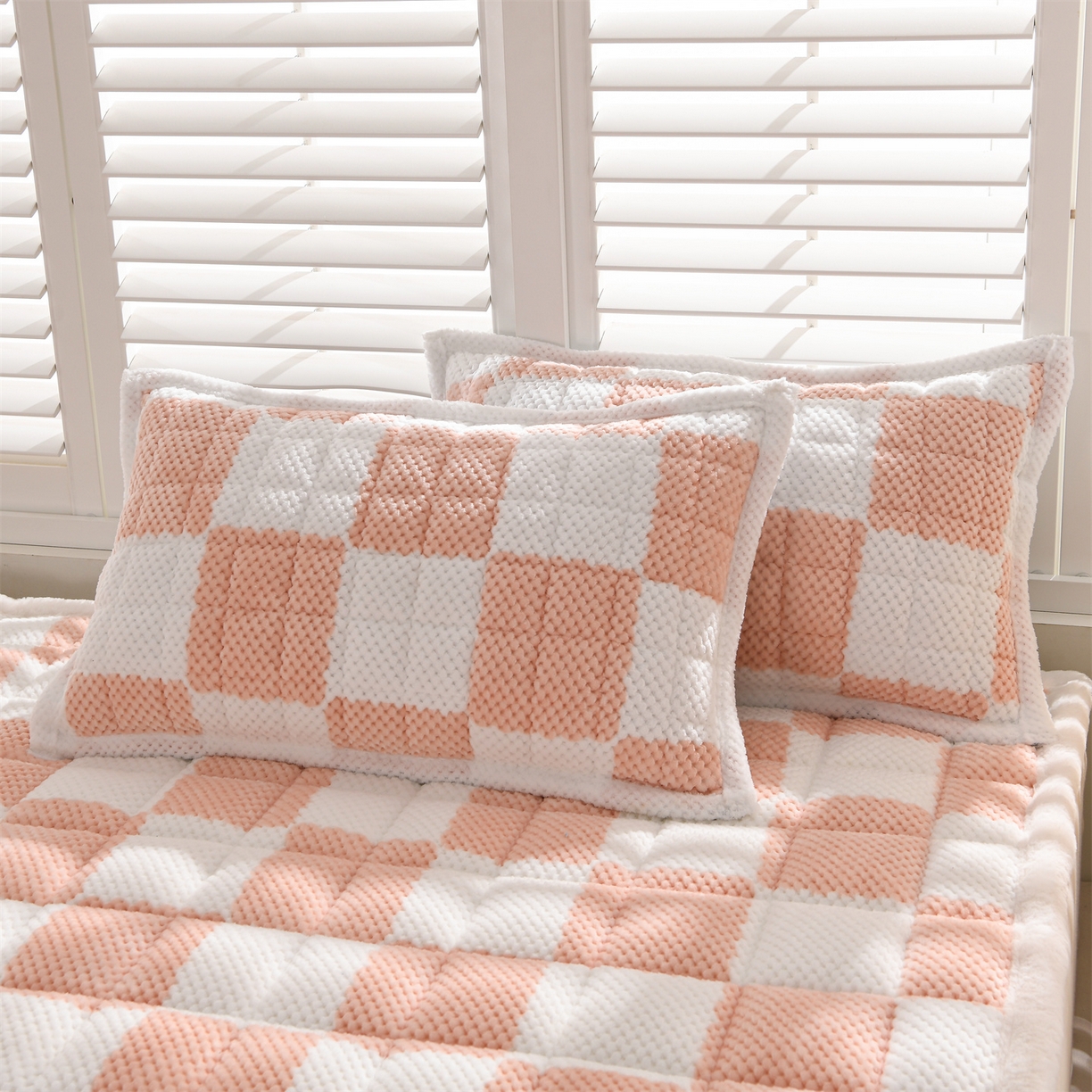 91家纺网 家纺一手货源 找家纺 云木里 2025新款豆豆绒床垫床褥床护垫 樱花粉