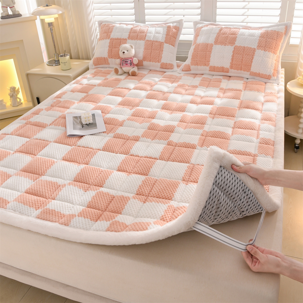 91家纺网 家纺一手货源 找家纺 云木里 2025新款豆豆绒床垫床褥床护垫 樱花粉