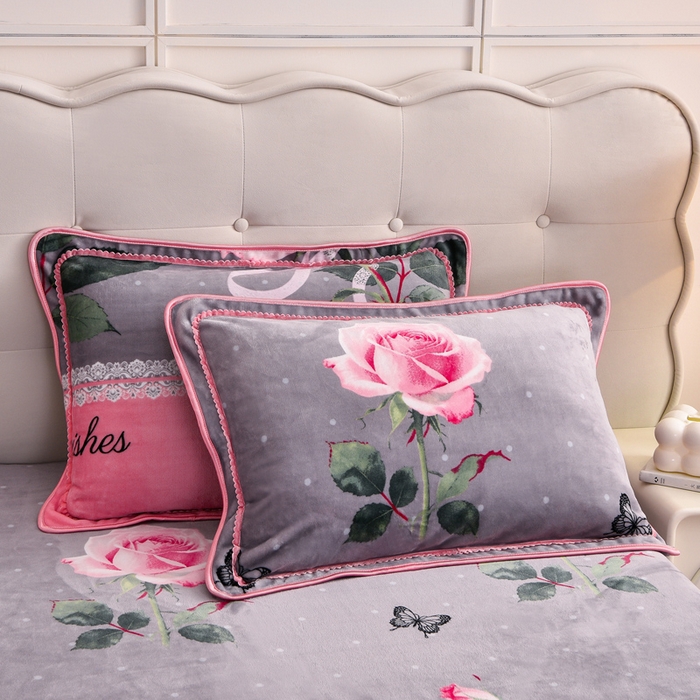 91家纺网 家纺一手货源 找家纺 绒宴 2025新款8.5斤牛奶绒金貂法莱绒床裙款保暖四件套 玫瑰庄园