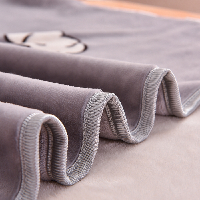 91家纺网 家纺一手货源 找家纺 绒宴 2025新款8.5斤牛奶绒金貂法莱绒床裙款保暖四件套 萌豚卡皮