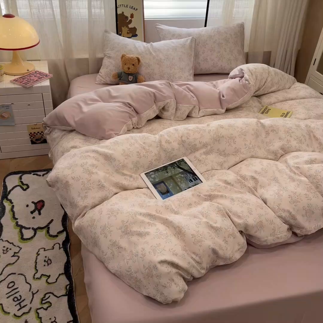 91家纺网 家纺一手货源 找家纺  金梦拉2025新款A类提花人字纹小布袋款四件套柔光浅语