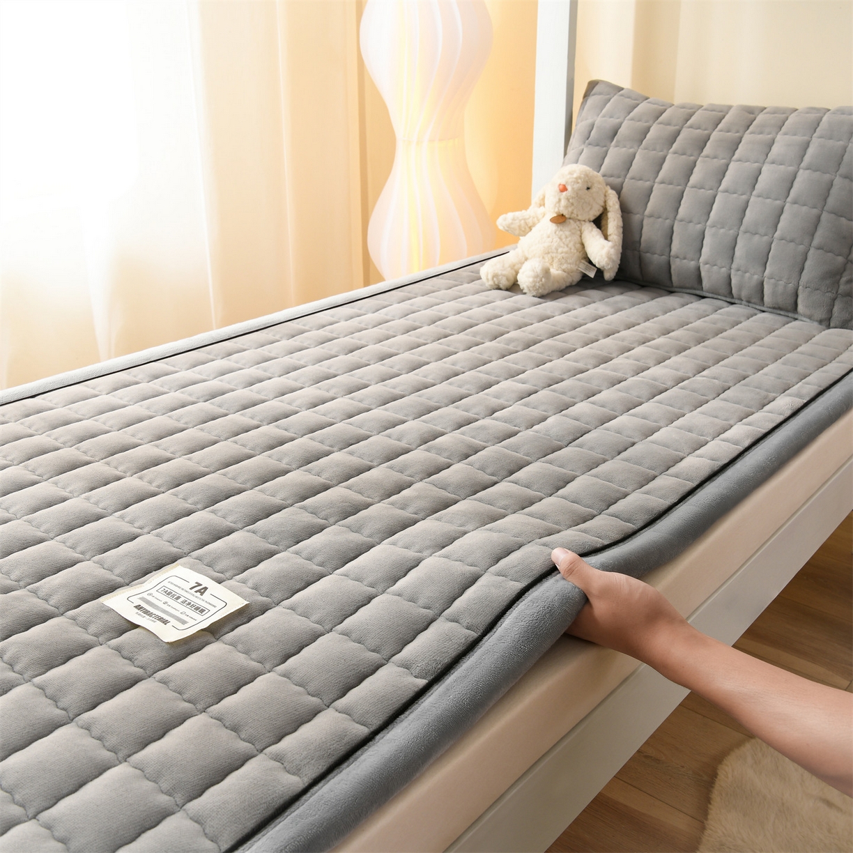 91家纺网 家纺一手货源 找家纺 （总）云木里 2025新款240克臻棉绒和煦春风宿舍床垫上下铺床垫学生床-