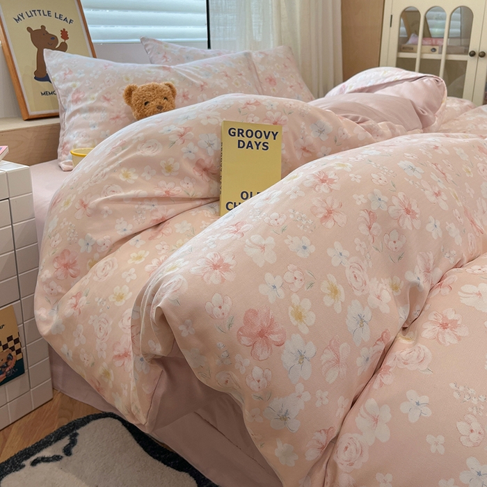 91家纺网 家纺一手货源 找家纺  金梦拉2025新款A类提花人字纹小布袋款四件套桃桃花语