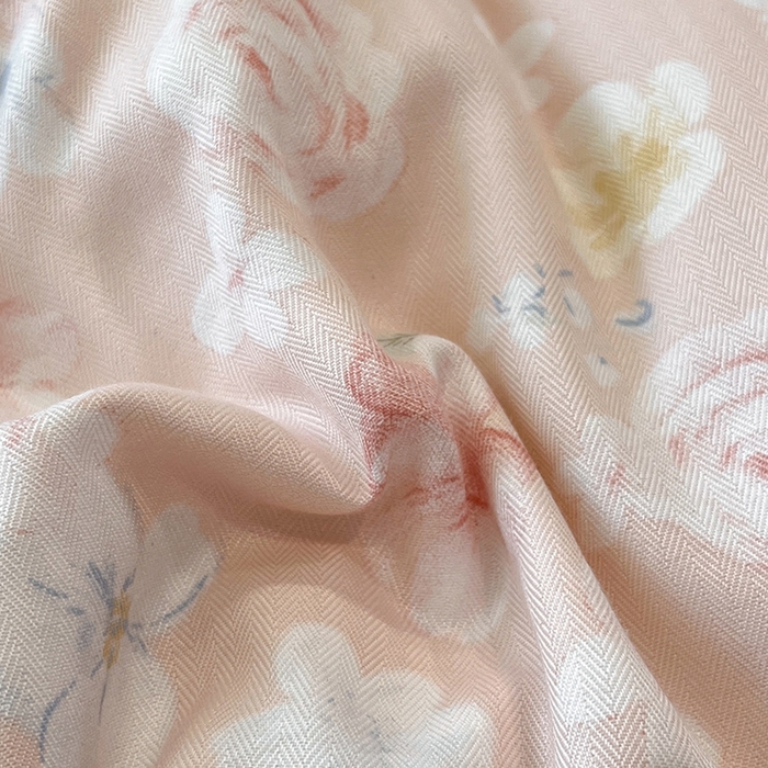 91家纺网 家纺一手货源 找家纺  金梦拉2025新款A类提花人字纹小布袋款四件套桃桃花语