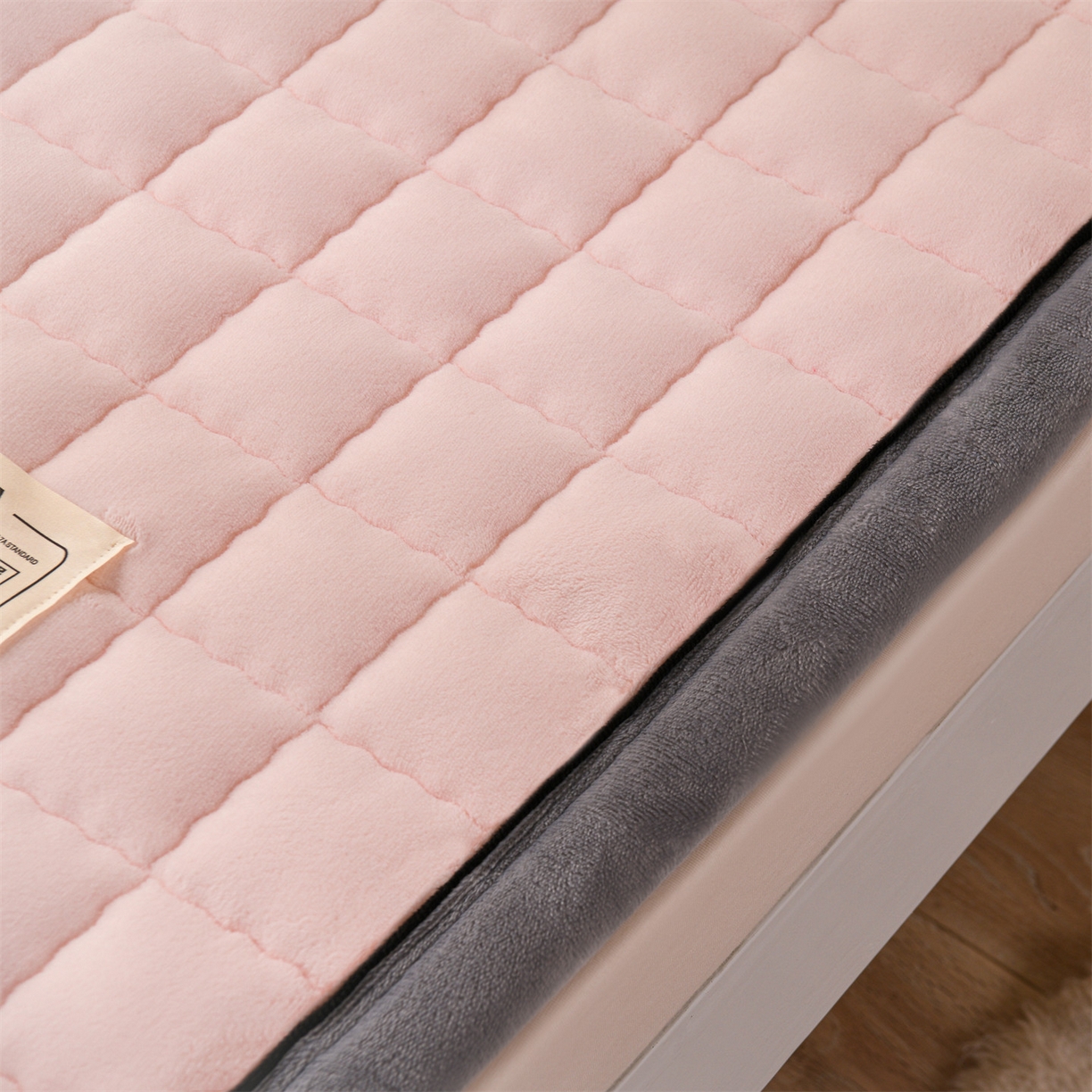 91家纺网 家纺一手货源 找家纺 云木里 2025新款240克臻棉绒和煦春风宿舍床垫上下铺床垫学生床- 和煦春风-雾桃