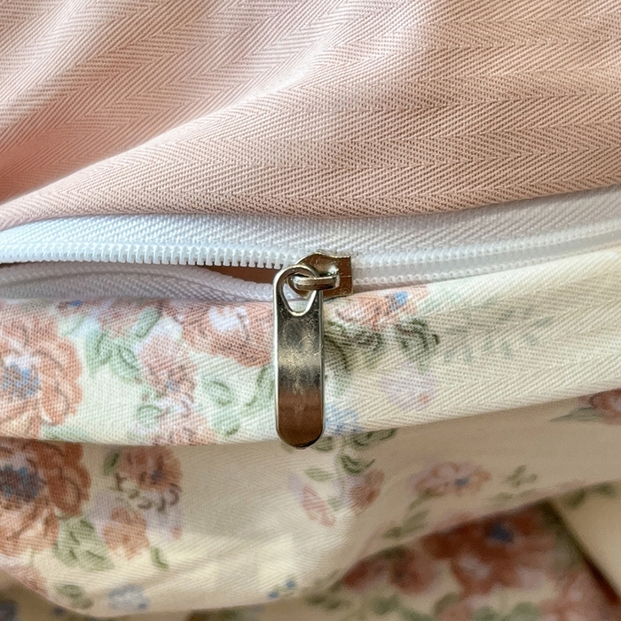 91家纺网 家纺一手货源 找家纺  金梦拉2025新款A类提花人字纹小布袋款四件套颜花朝