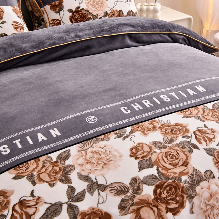 91家纺网 家纺一手货源 找家纺 绒宴 2025新款8.5斤牛奶绒金貂法莱绒床裙款保暖四件套 暮色恋人