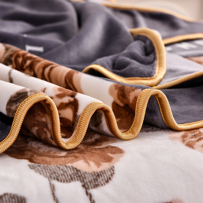 91家纺网 家纺一手货源 找家纺 绒宴 2025新款8.5斤牛奶绒金貂法莱绒床裙款保暖四件套 暮色恋人