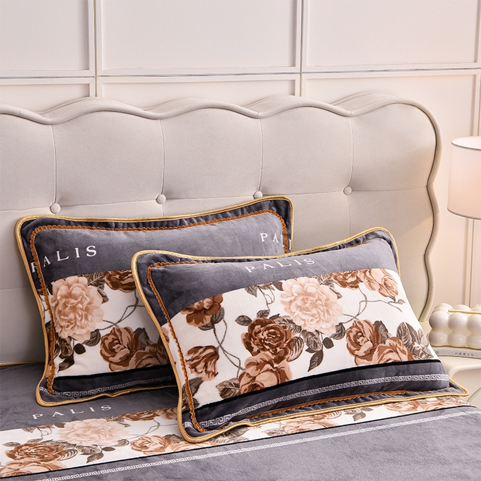 91家纺网 家纺一手货源 找家纺 绒宴 2025新款8.5斤牛奶绒金貂法莱绒床裙款保暖四件套 暮色恋人