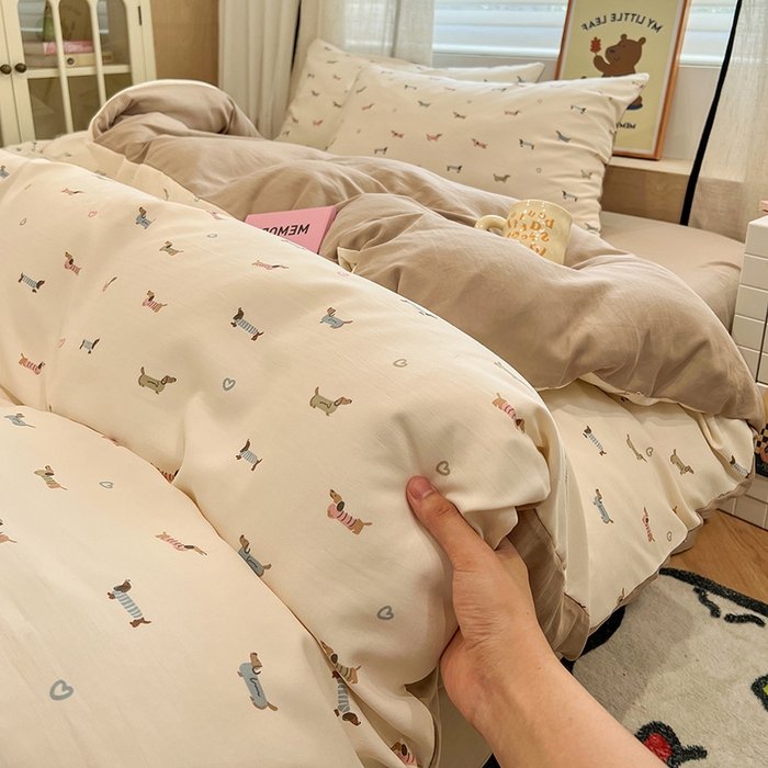 91家纺网 家纺一手货源 找家纺  金梦拉2025新款A类提花人字纹小布袋款四件套椰椰奶狗