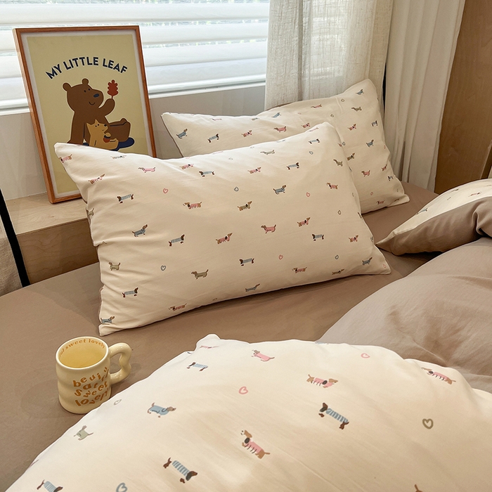 91家纺网 家纺一手货源 找家纺  金梦拉2025新款A类提花人字纹小布袋款四件套椰椰奶狗