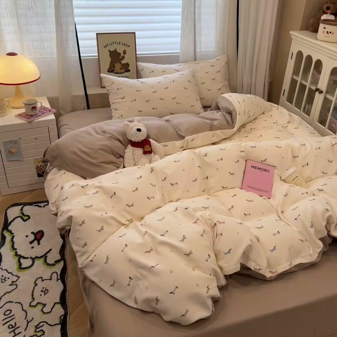 91家纺网 家纺一手货源 找家纺  金梦拉2025新款A类提花人字纹小布袋款四件套椰椰奶狗