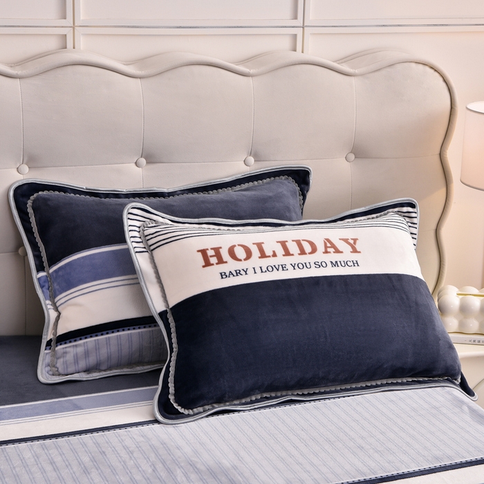 91家纺网 家纺一手货源 找家纺 绒宴 2025新款8.5斤牛奶绒金貂法莱绒床裙款保暖四件套 绅士条纹