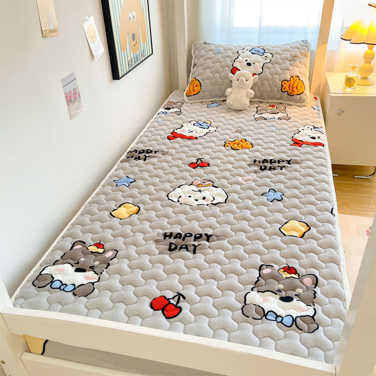 91家纺网 家纺一手货源 找家纺 （总）雯豆家纺 2025新款学生上下铺加厚牛奶绒夹棉床笠宿舍大学生床垫保护套