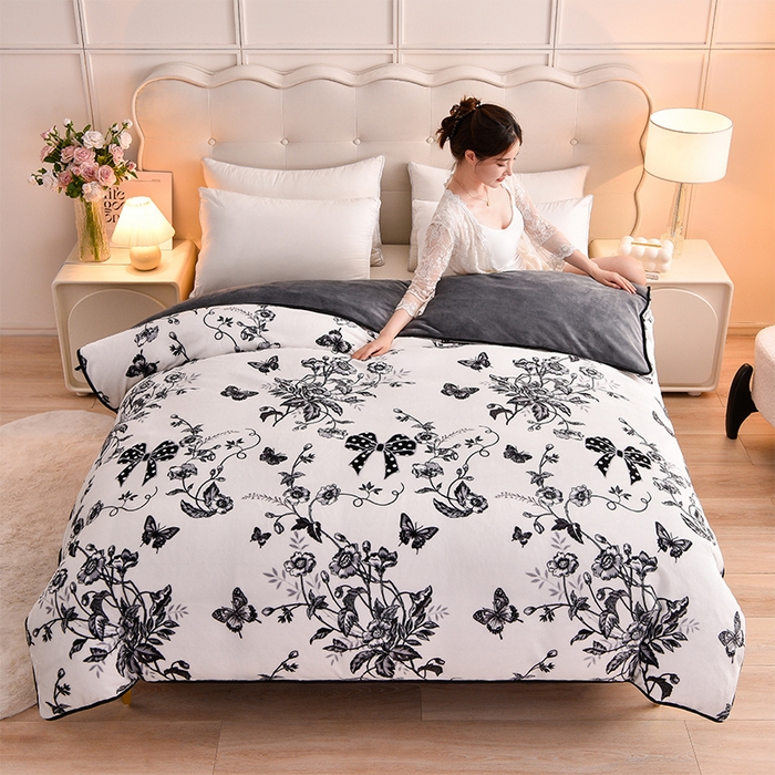 91家纺网 家纺一手货源 找家纺 绒宴 2025新款8.5斤牛奶绒金貂法莱绒床裙款保暖四件套 似水流年