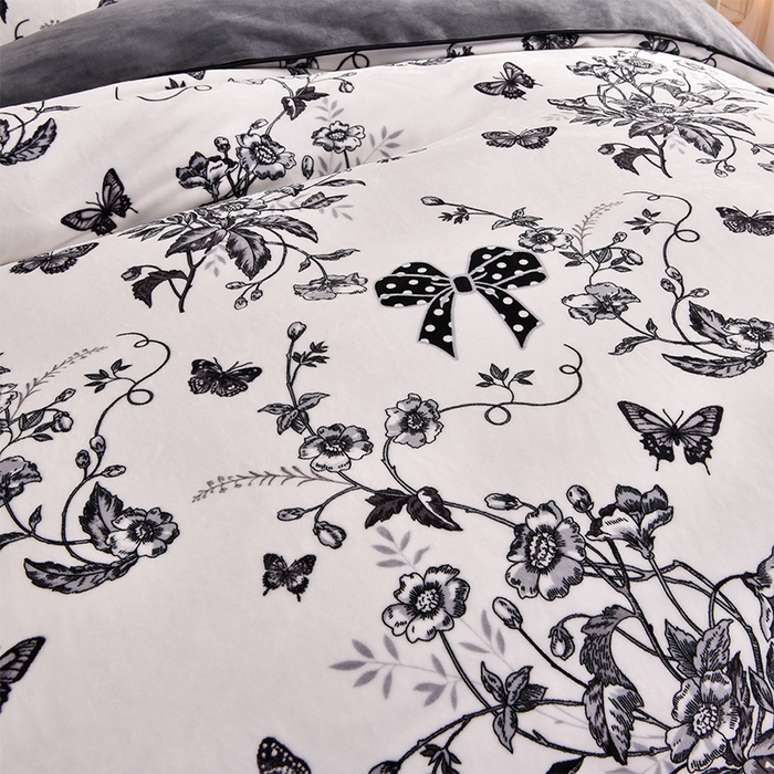 91家纺网 家纺一手货源 找家纺 绒宴 2025新款8.5斤牛奶绒金貂法莱绒床裙款保暖四件套 似水流年