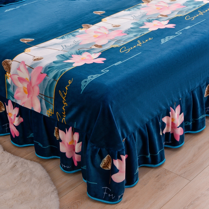 91家纺网 家纺一手货源 找家纺 绒宴 2025新款8.5斤牛奶绒金貂法莱绒床裙款保暖四件套 一莲幽梦