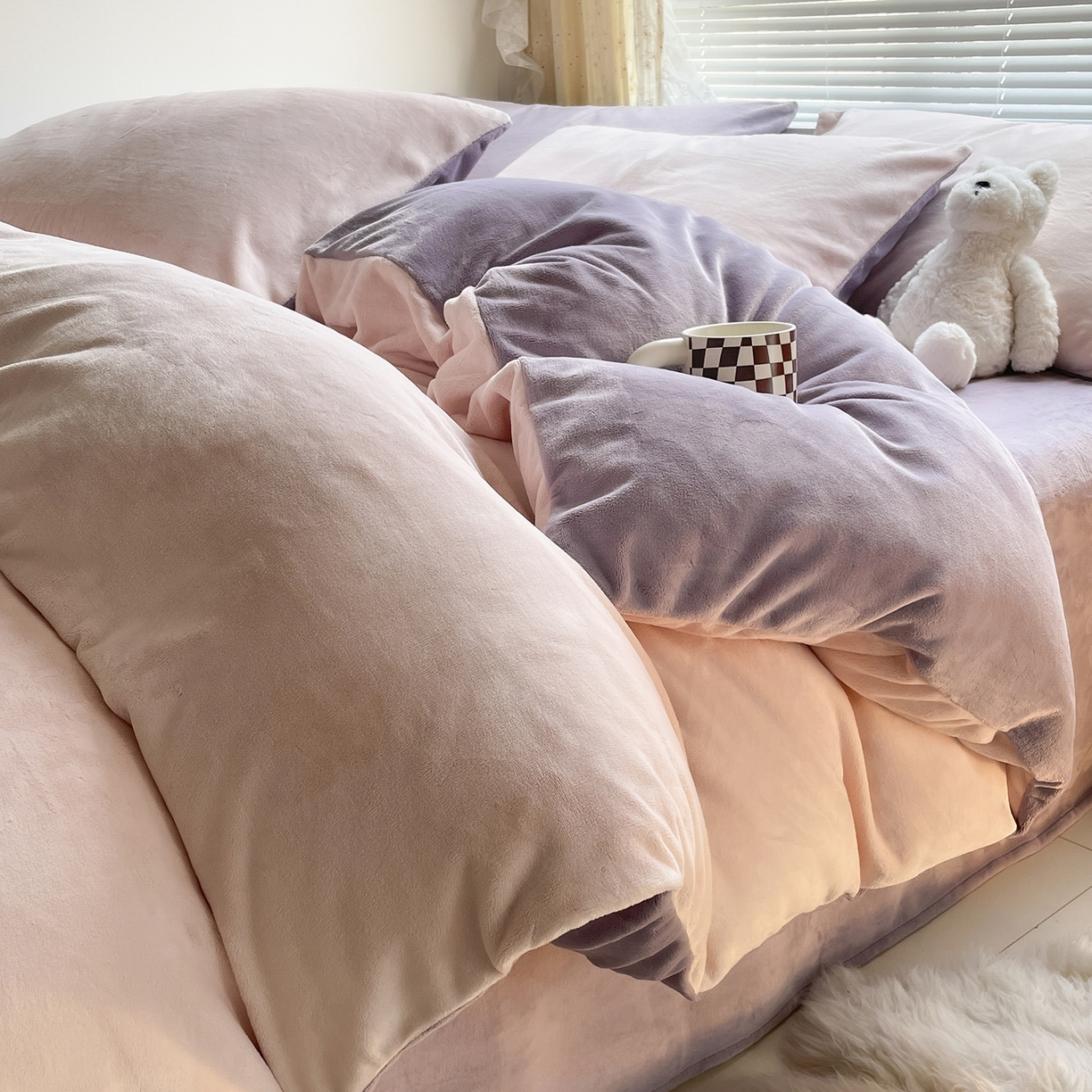 蓝极人 2025新款纯色双拼牛奶绒四件套190克 桃粉+浅紫