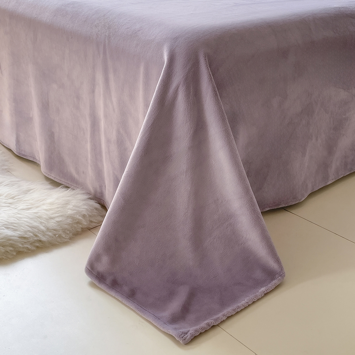 91家纺网 家纺一手货源 找家纺 蓝极人 2025新款纯色双拼牛奶绒四件套190克 桃粉+浅紫