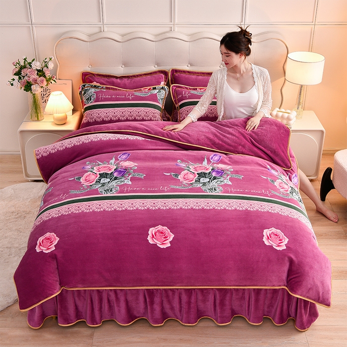 91家纺网 家纺一手货源 找家纺 绒宴 2025新款8.5斤牛奶绒金貂法莱绒床裙款保暖四件套 郁金花开