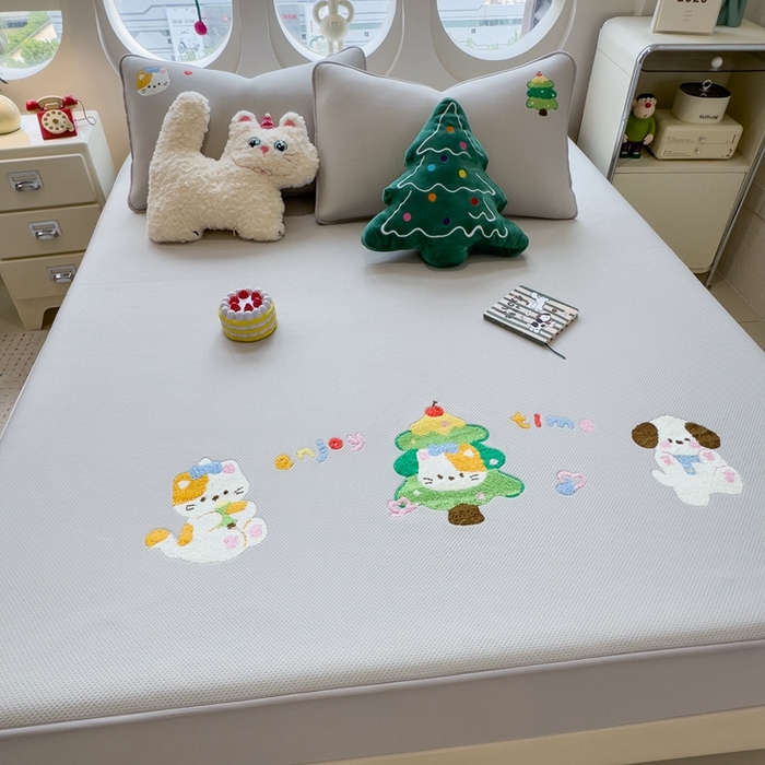 91家纺网 家纺一手货源 找家纺 （总）莱家富 2025新款A类彩绒棉毛巾绣夹棉床笠三件套单床笠