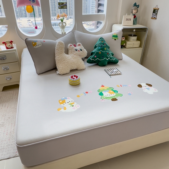 91家纺网 家纺一手货源 找家纺 （总）莱家富 2025新款A类彩绒棉毛巾绣夹棉床笠三件套单床笠