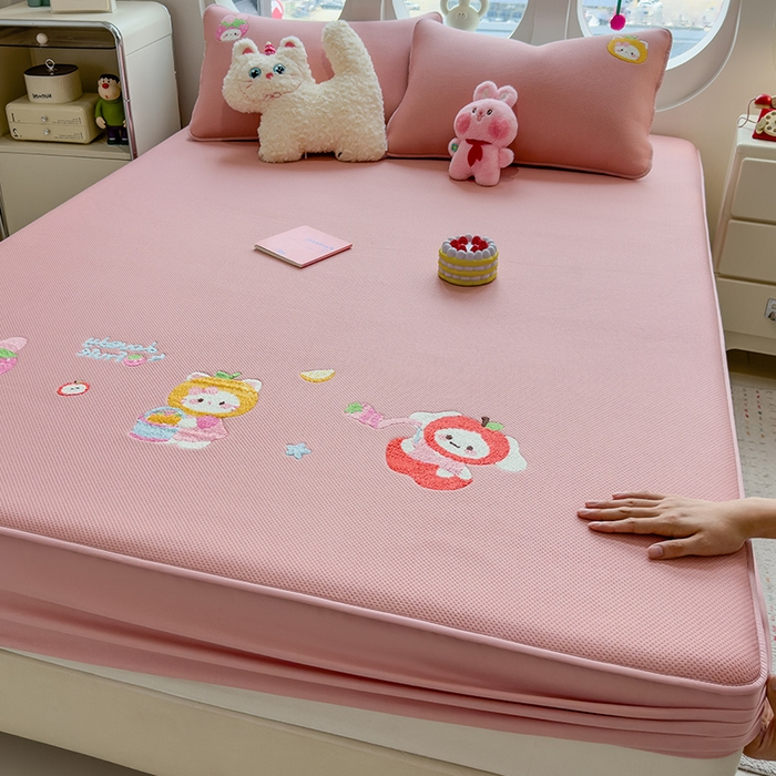 91家纺网 家纺一手货源 找家纺 （总）莱家富 2025新款A类彩绒棉毛巾绣夹棉床笠三件套单床笠