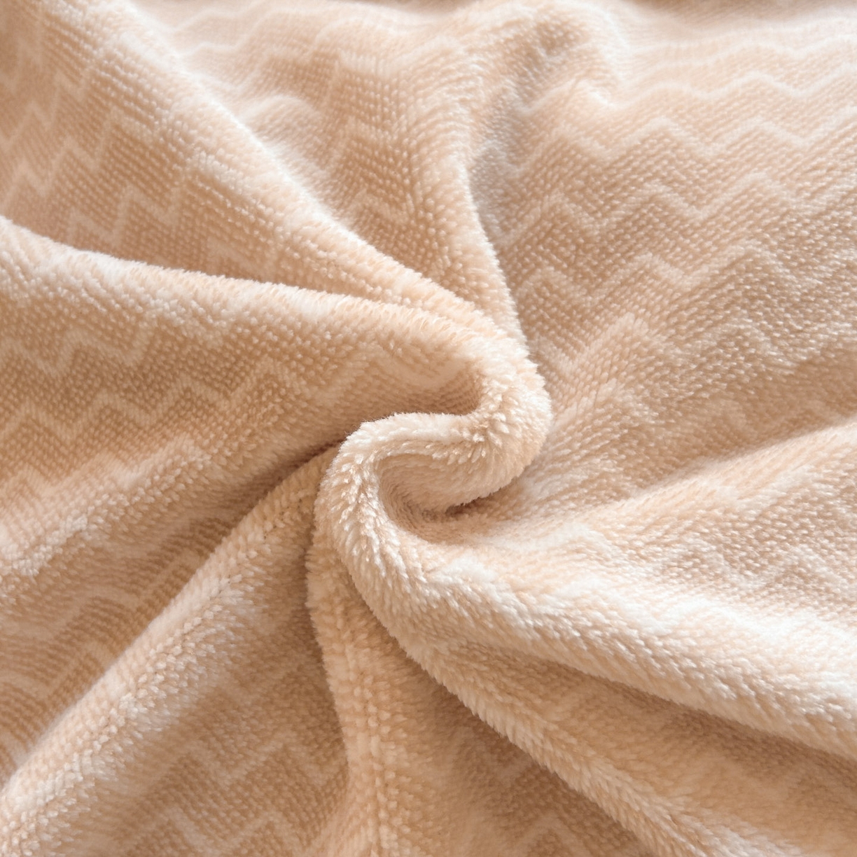 91家纺网 家纺一手货源 找家纺 酱子 2025新款色织阳离子提花牛奶绒四件套 色织-米杏