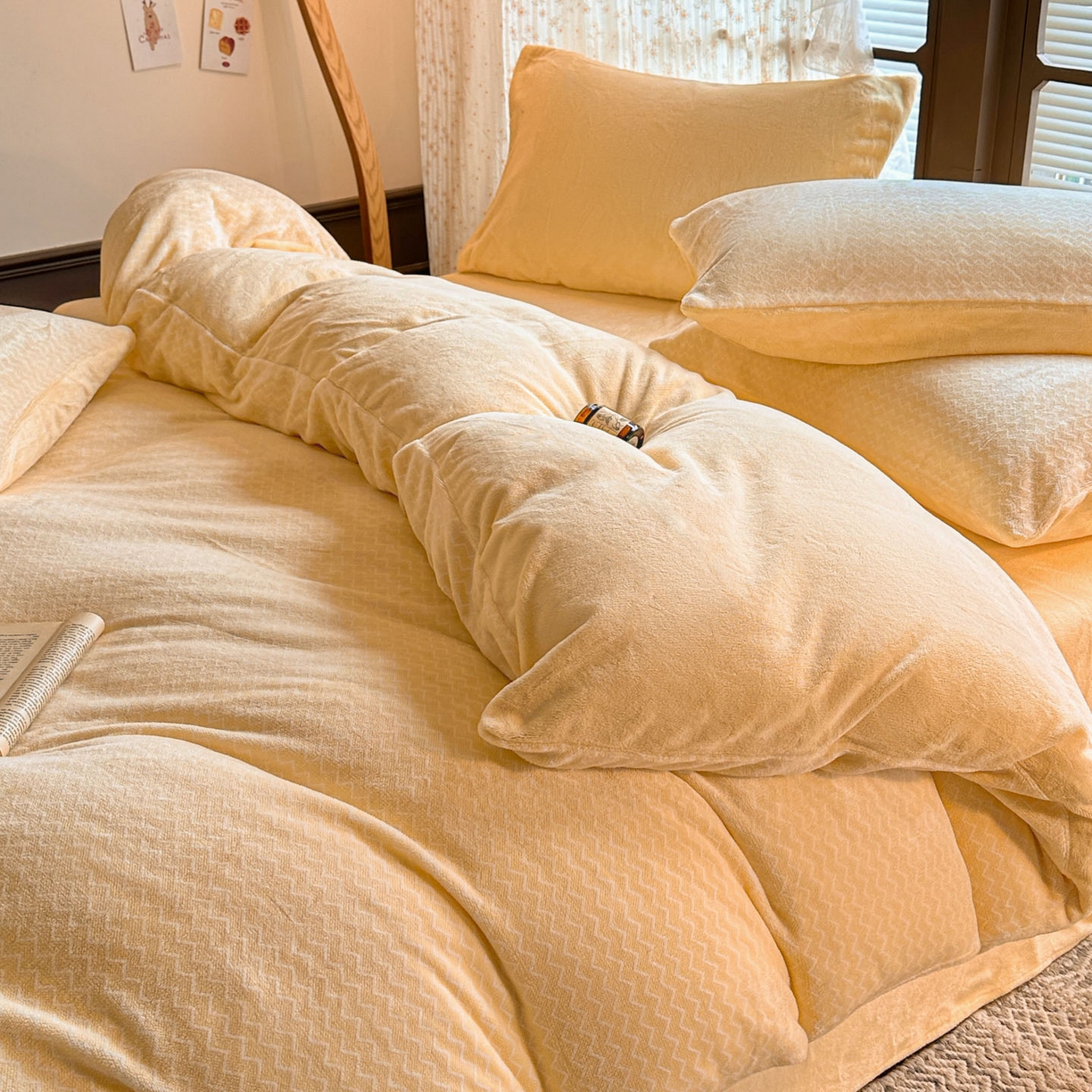 91家纺网 家纺一手货源 找家纺 酱子 2025新款色织阳离子提花牛奶绒四件套 色织-鹅黄