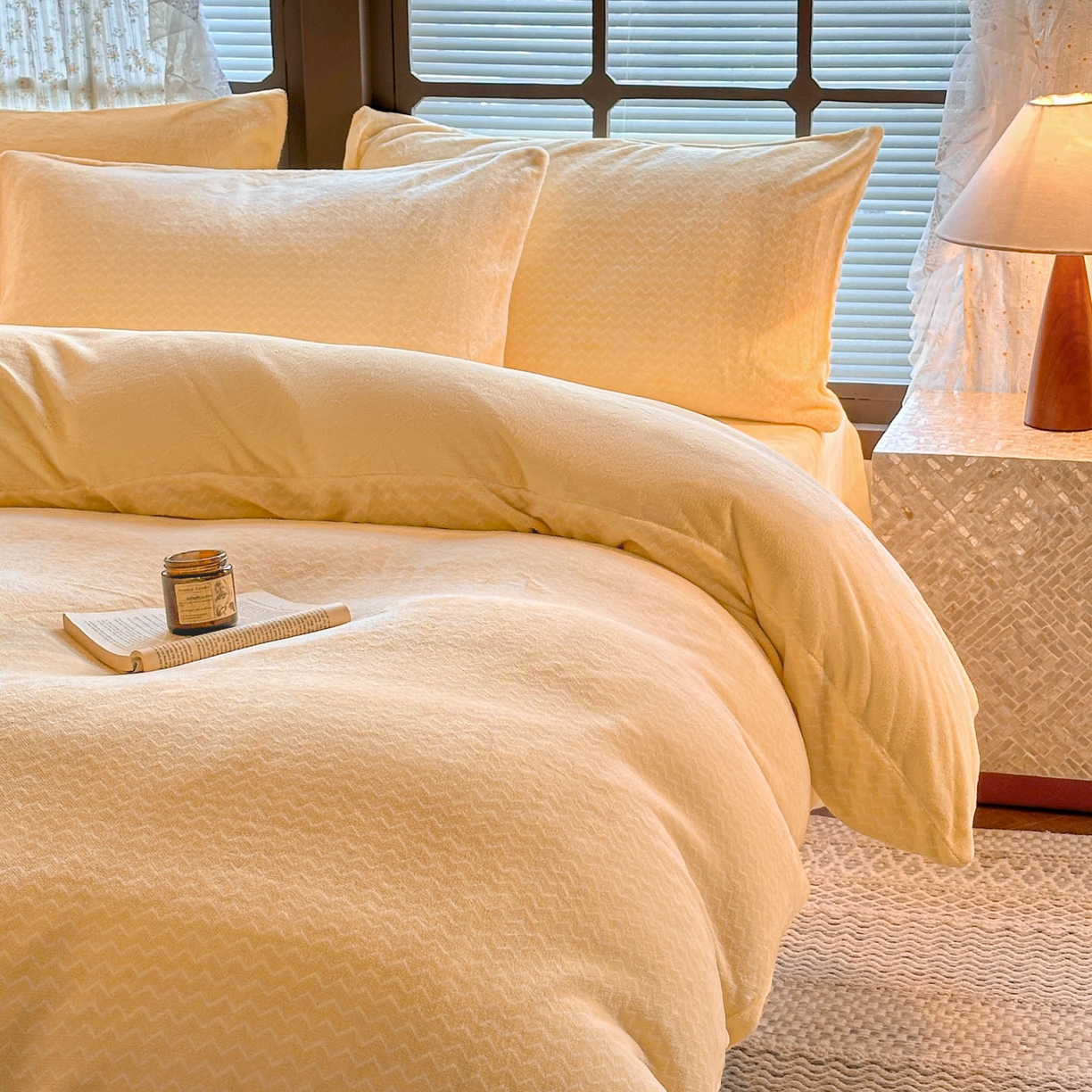 91家纺网 家纺一手货源 找家纺 酱子 2025新款色织阳离子提花牛奶绒四件套 色织-鹅黄