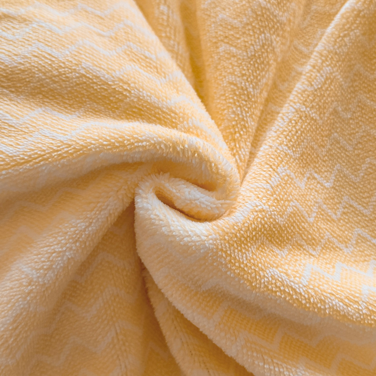 91家纺网 家纺一手货源 找家纺 酱子 2025新款色织阳离子提花牛奶绒四件套 色织-鹅黄