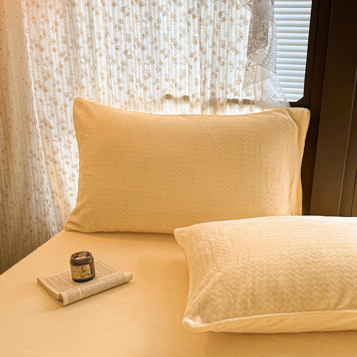 91家纺网 家纺一手货源 找家纺 酱子 2025新款色织阳离子提花牛奶绒四件套 色织-鹅黄