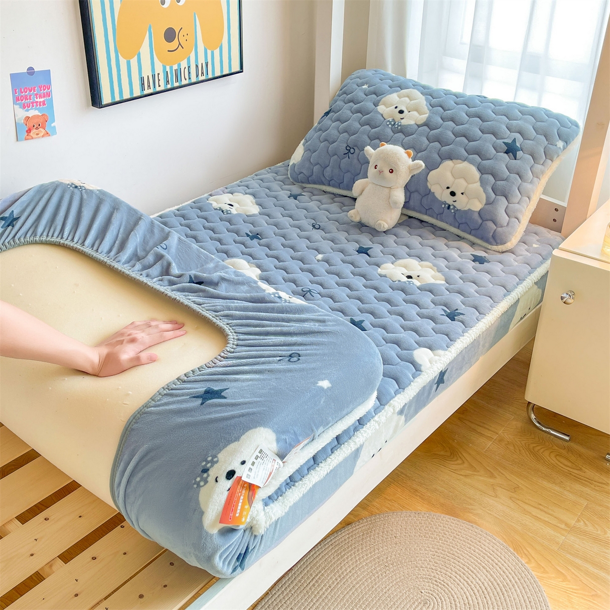 91家纺网 家纺一手货源 找家纺 （总）雯豆家纺 2025新款学生上下铺加厚牛奶绒夹棉床笠宿舍大学生床垫保护套