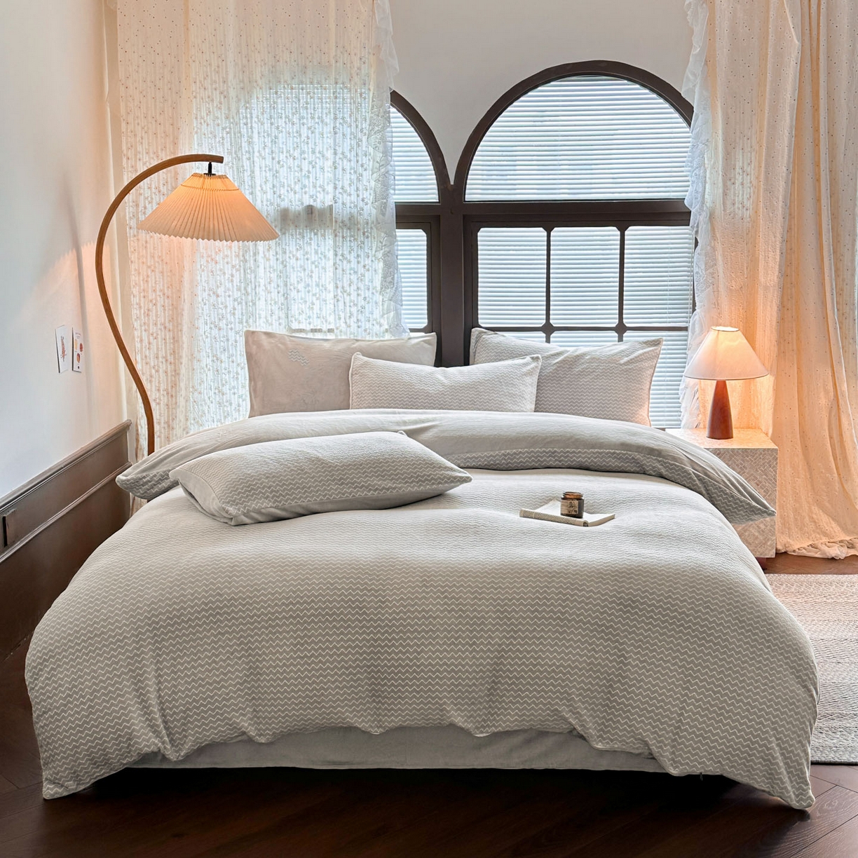 91家纺网 家纺一手货源 找家纺 酱子 2025新款色织阳离子提花牛奶绒四件套 色织-银灰