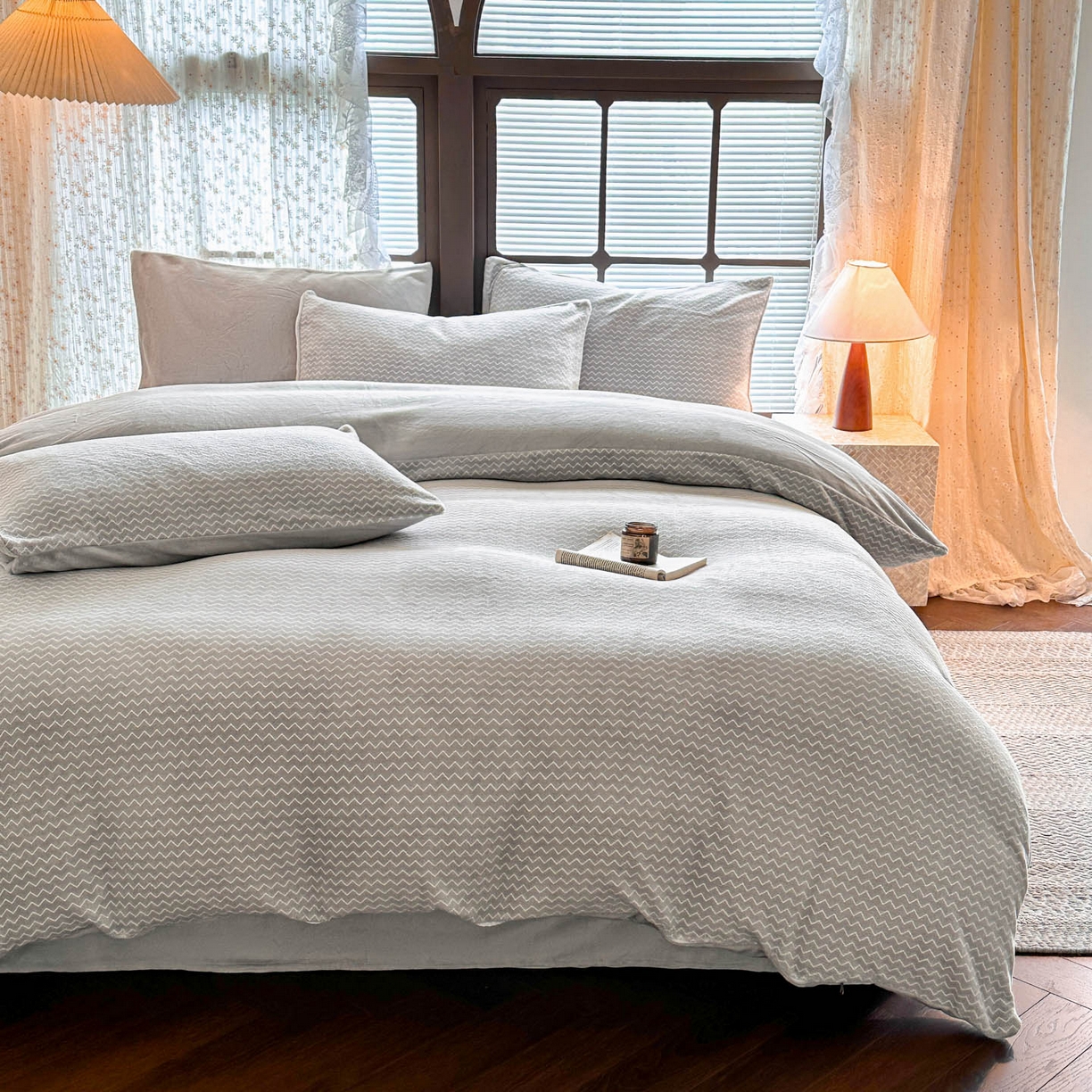 91家纺网 家纺一手货源 找家纺 酱子 2025新款色织阳离子提花牛奶绒四件套 色织-银灰